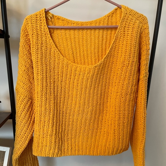 Hollister Tops - Yellow long sleeves